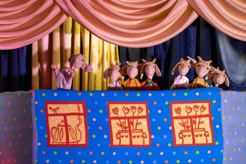 Волонтеры КПЭГ организовали в Вистино постановку сказки «Волк и семеро козлят»